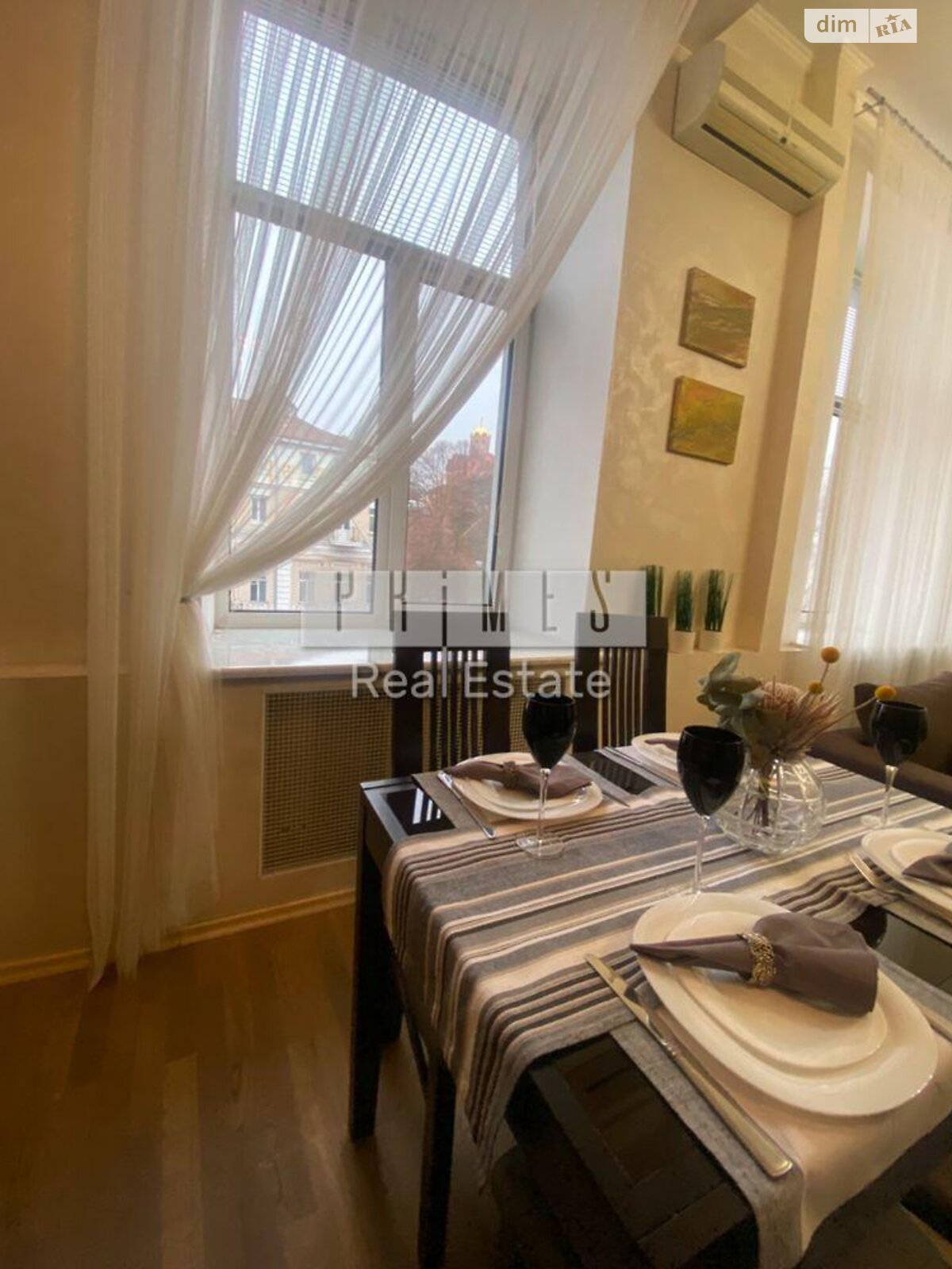Cozy Apartment near Golden Gate in Kyiv City Center