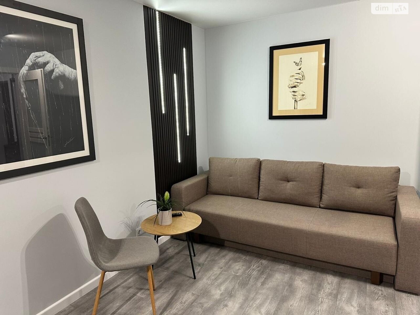 3-Room Apartment on Red Kalina Avenue, Fully Renovated