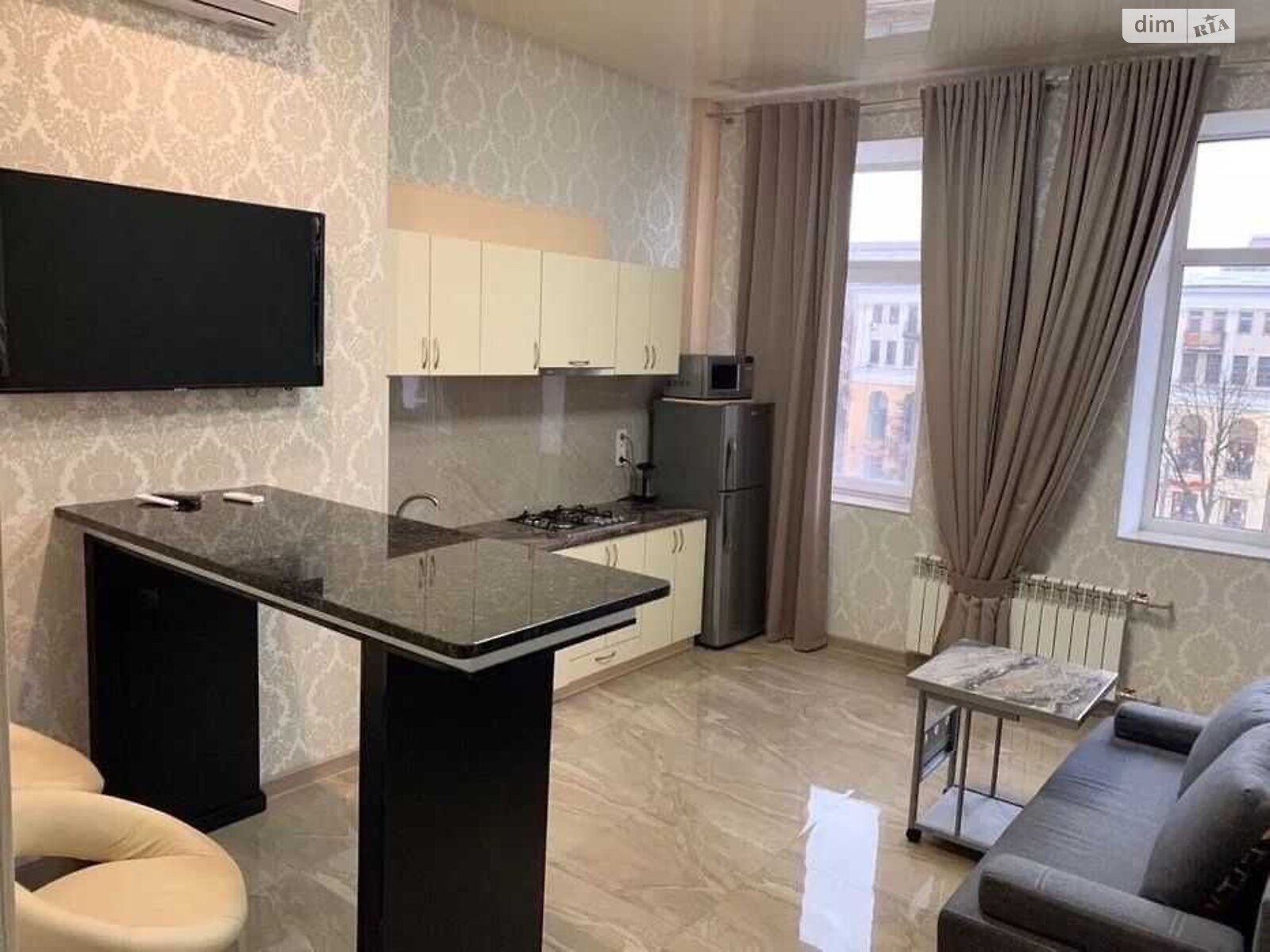 2-Room Apartment in City Center with Modern Amenities