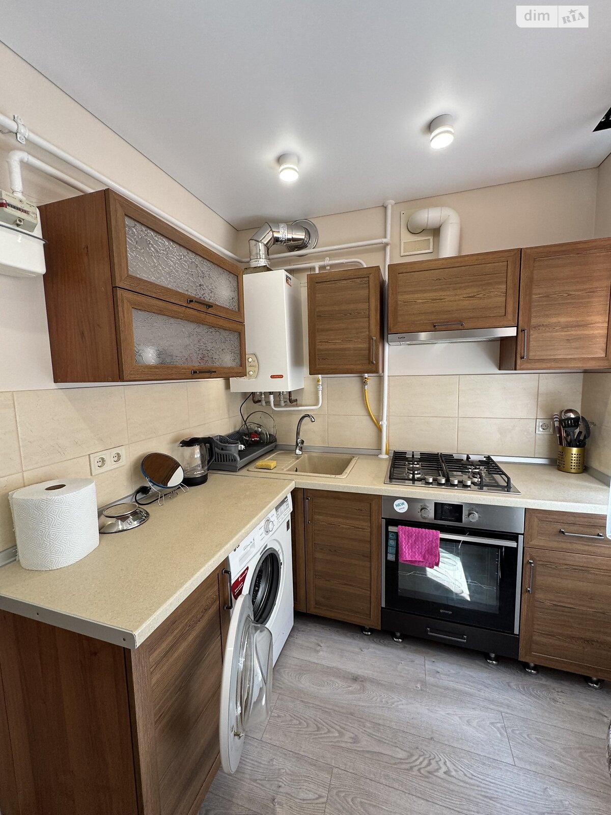 2-Room Apartment on Secheni Street with Separate Rooms and Balcony