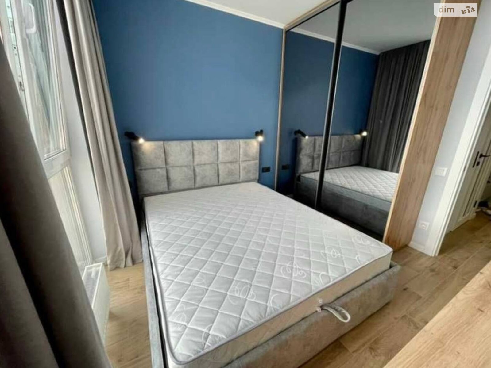 Modern Compact Studio Apartment with Designer Renovation