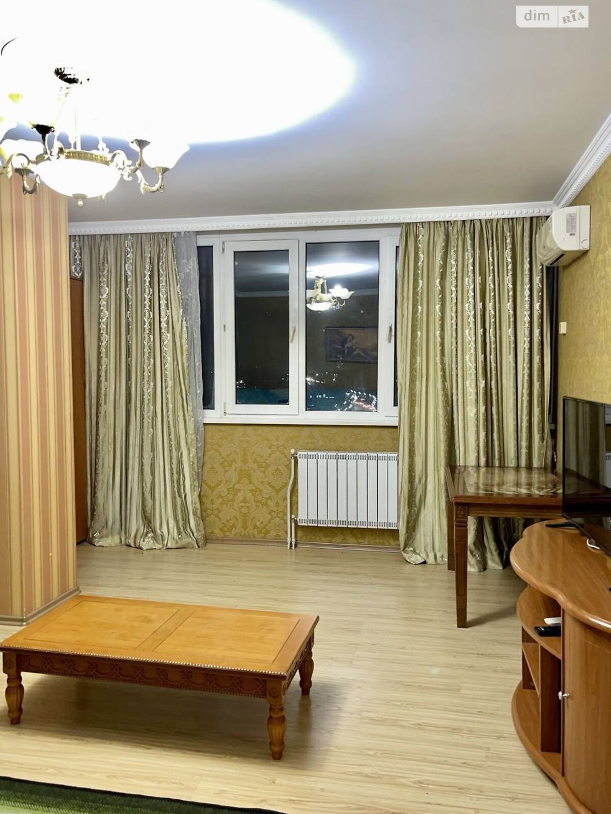 1-Bedroom Apartment near Plaza Park with Modern Amenities