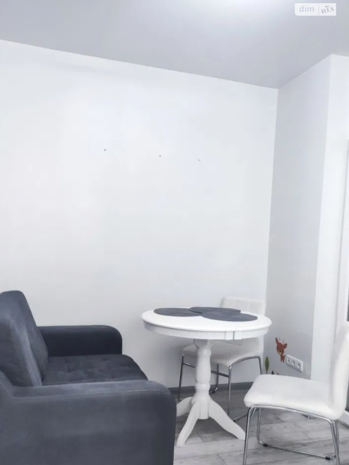 Modern Apartment with Separate Office and Quality Amenities