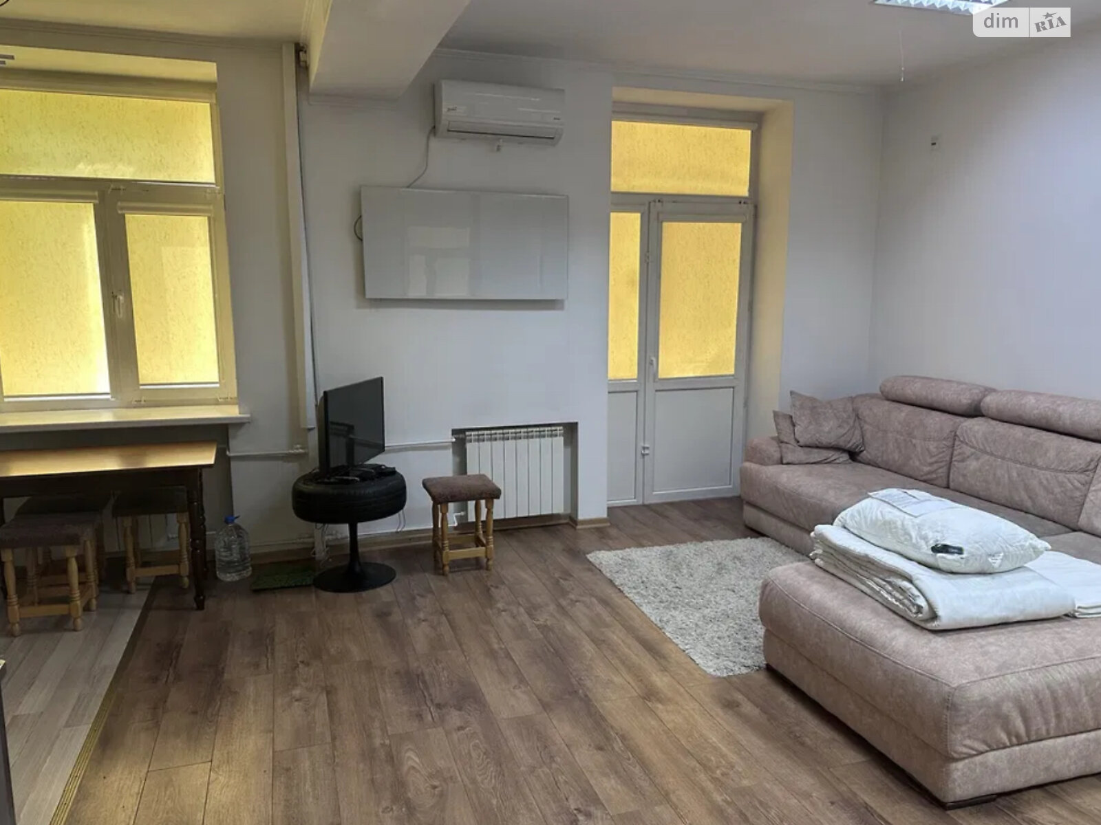 One-bedroom studio apartment on second floor with modern amenities