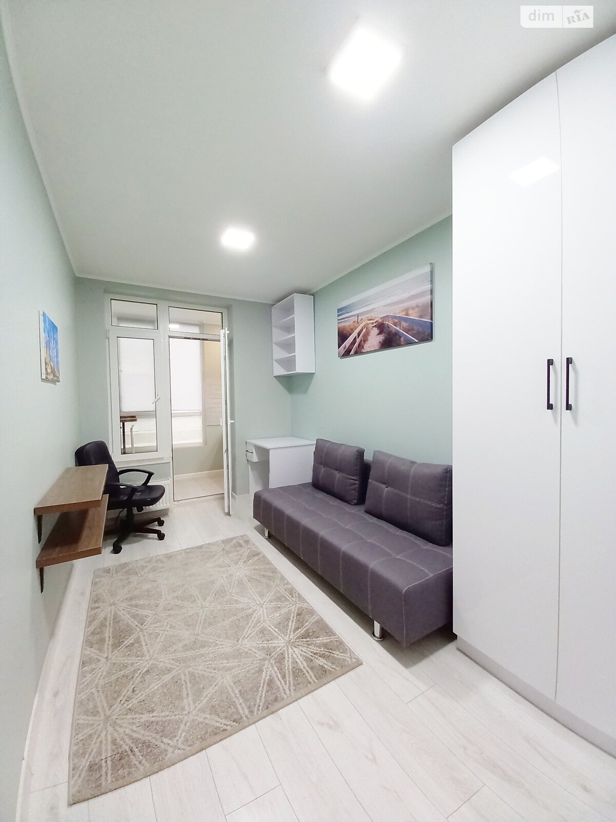 Smart apartment near Chornovala Street, compact and fully equipped