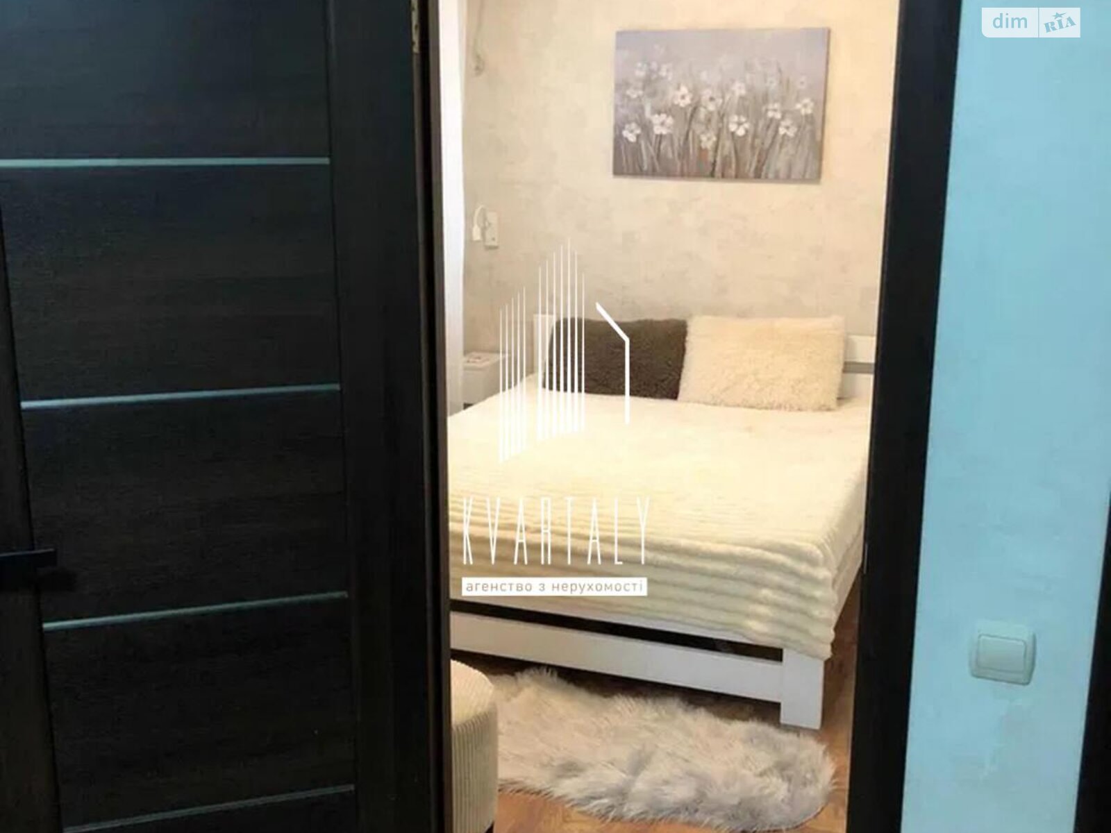 2-bedroom apartment in modern design, 25th floor, great location