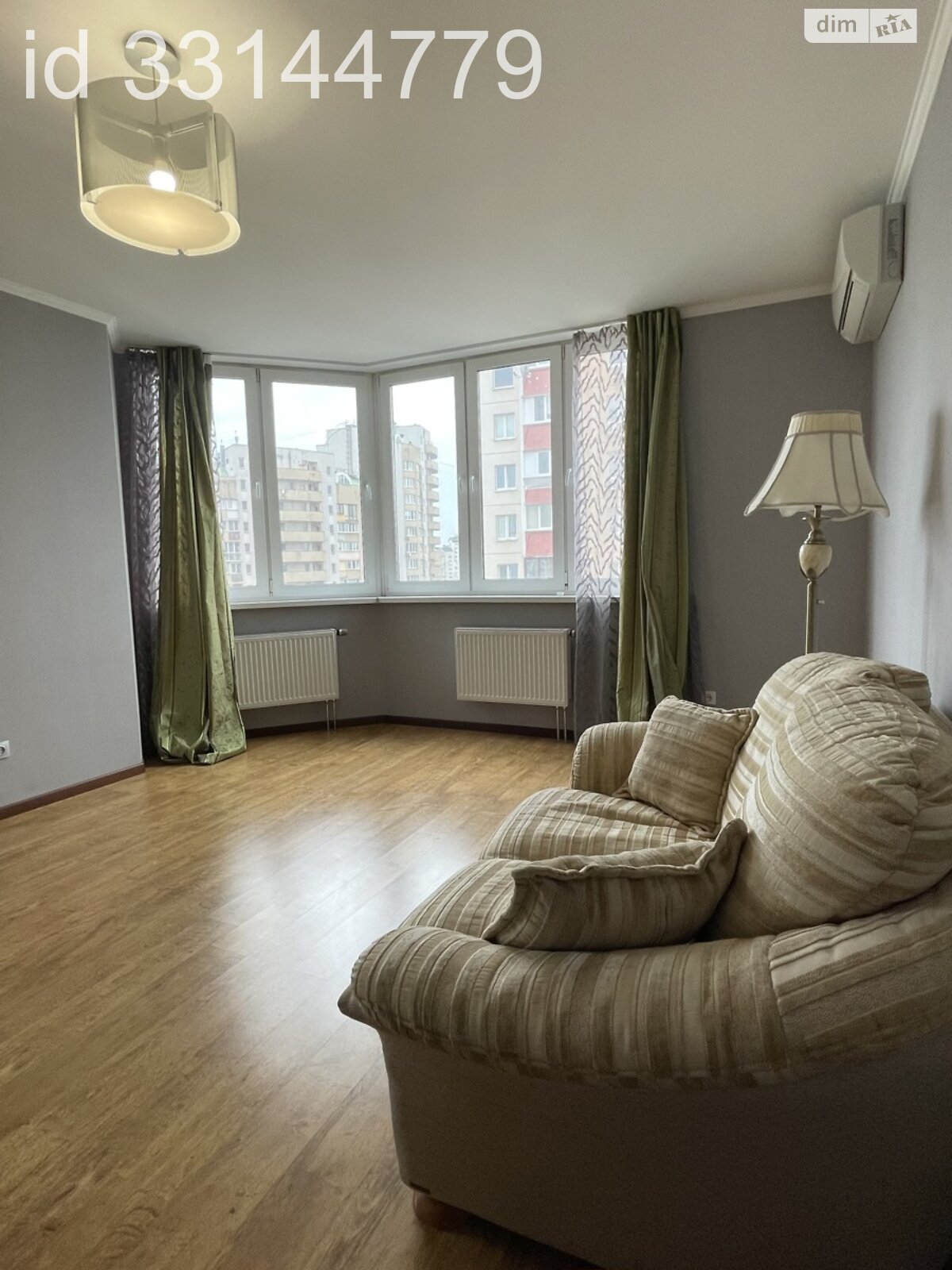 Spacious 80 sq.m. apartment near Osokорки metro, fully furnished