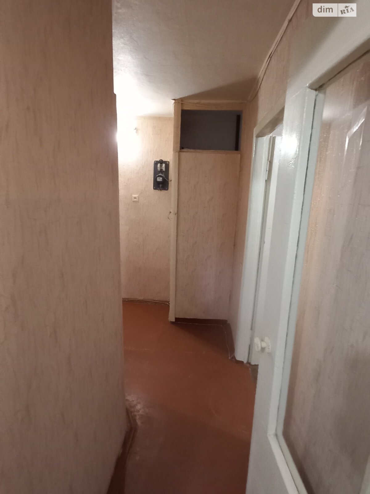 1-room apartment on Pavlovo Pole, brick building, 2nd floor, 4 sleeping places