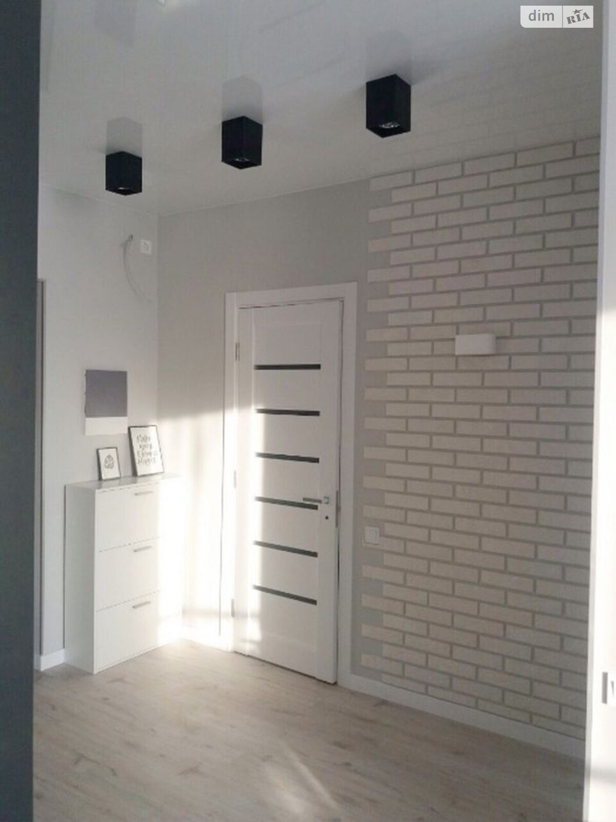 2-room studio apartment in central Kyiv with designer renovation