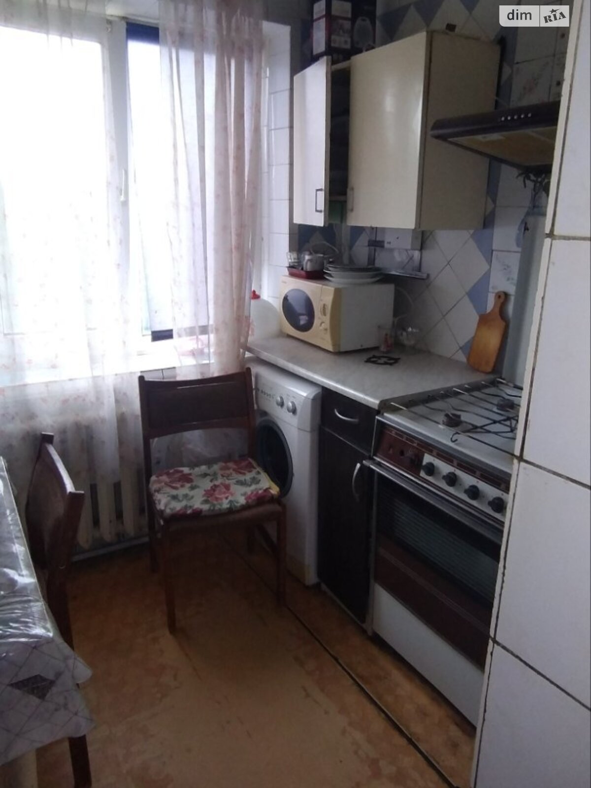 2-Room Apartment on Saltovka, 5th Floor, Separate Rooms, Balcony
