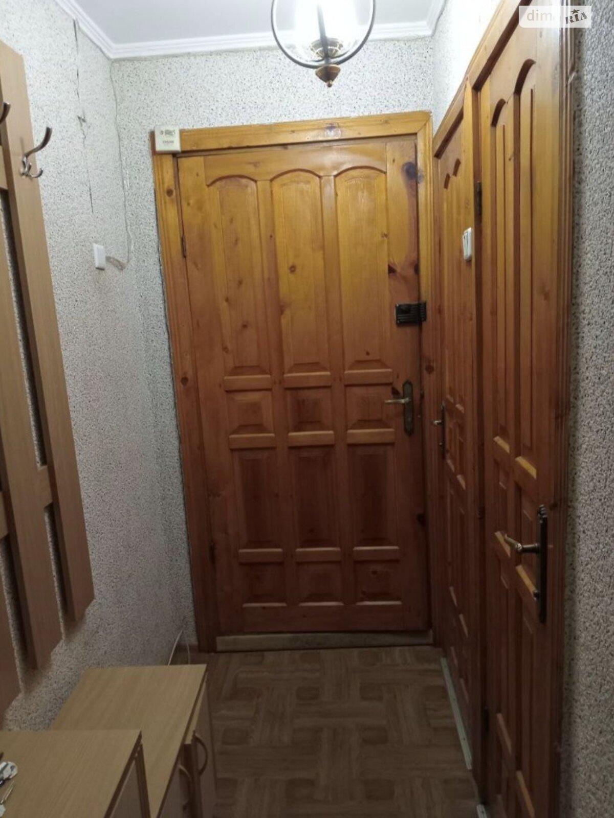 3-Room Apartment in Rakovo District with Convenient Location