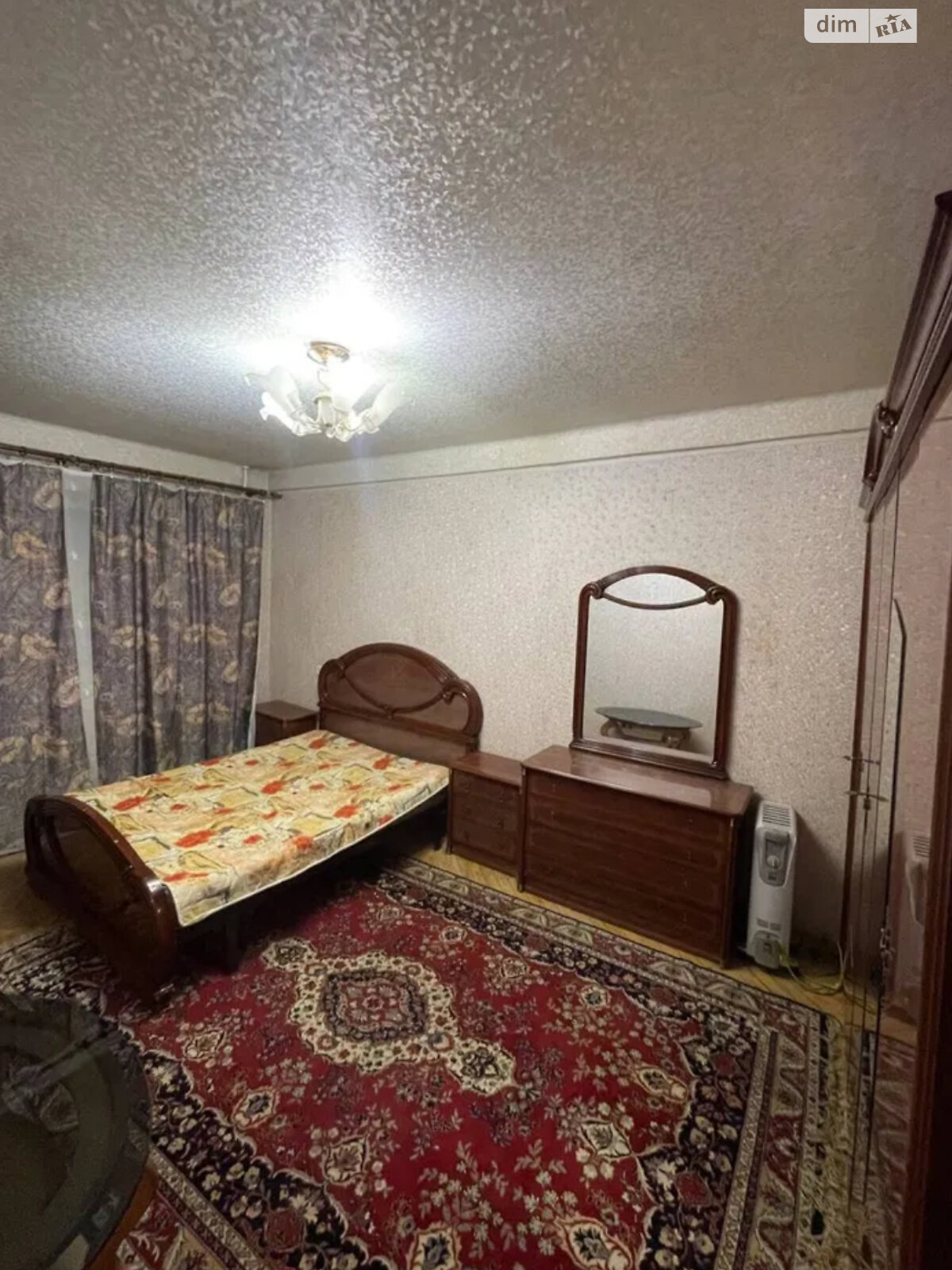 2-Room Apartment near Darnytsia Square with Classic Interior