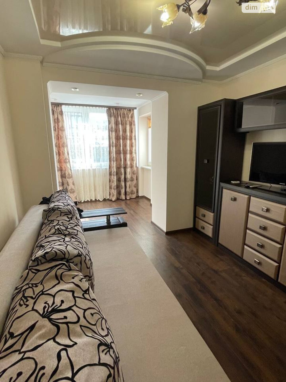 3-Room Apartment on Perfetskogo Street, Frankovskiy District