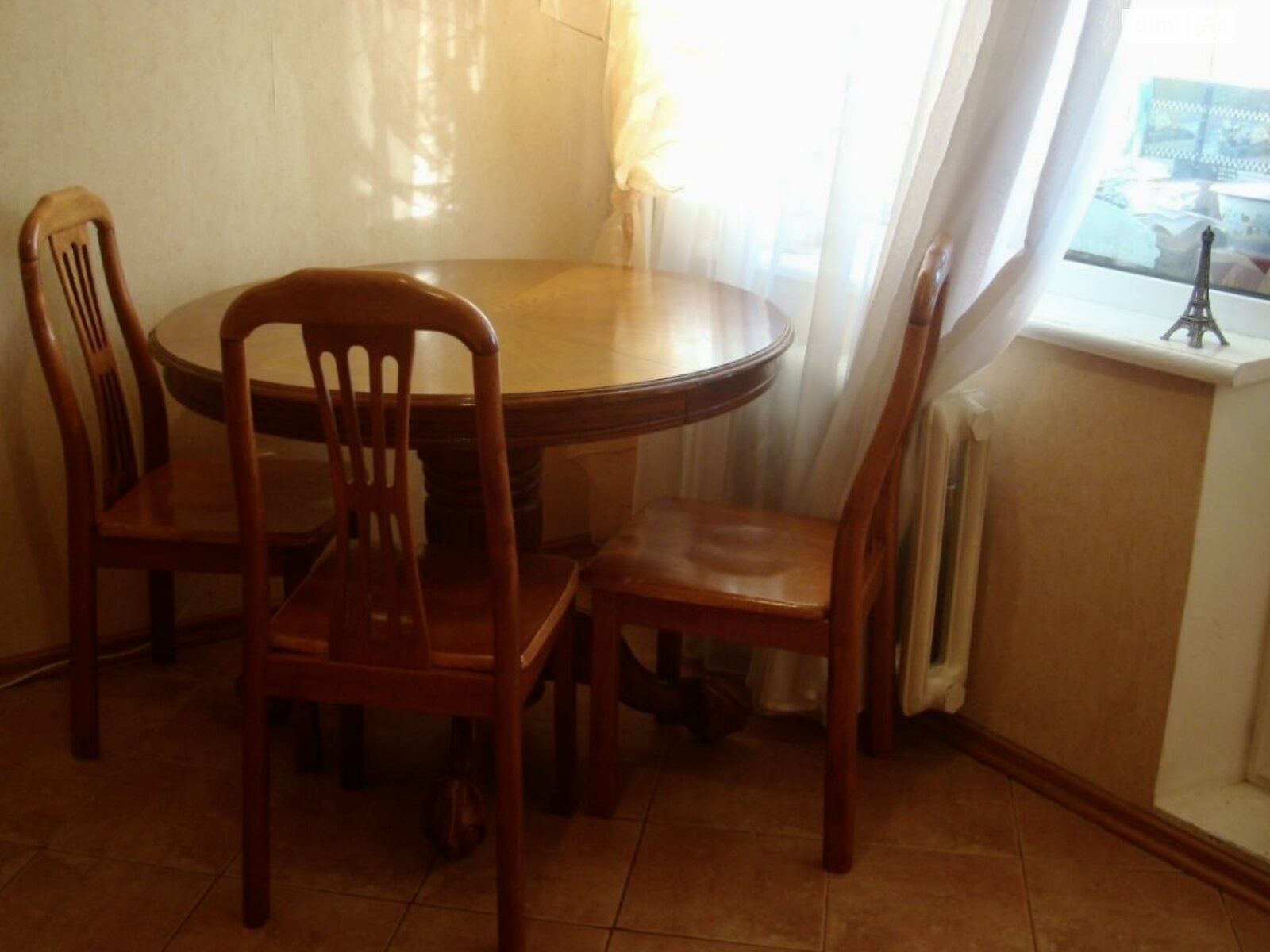 Bright, spacious 1-room apartment in a quiet location