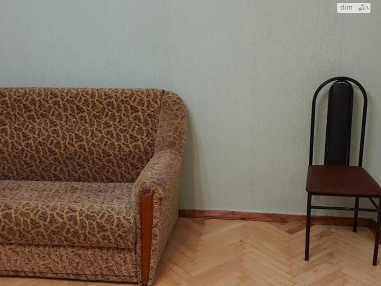 Comfortable apartment in brick building on low floor
