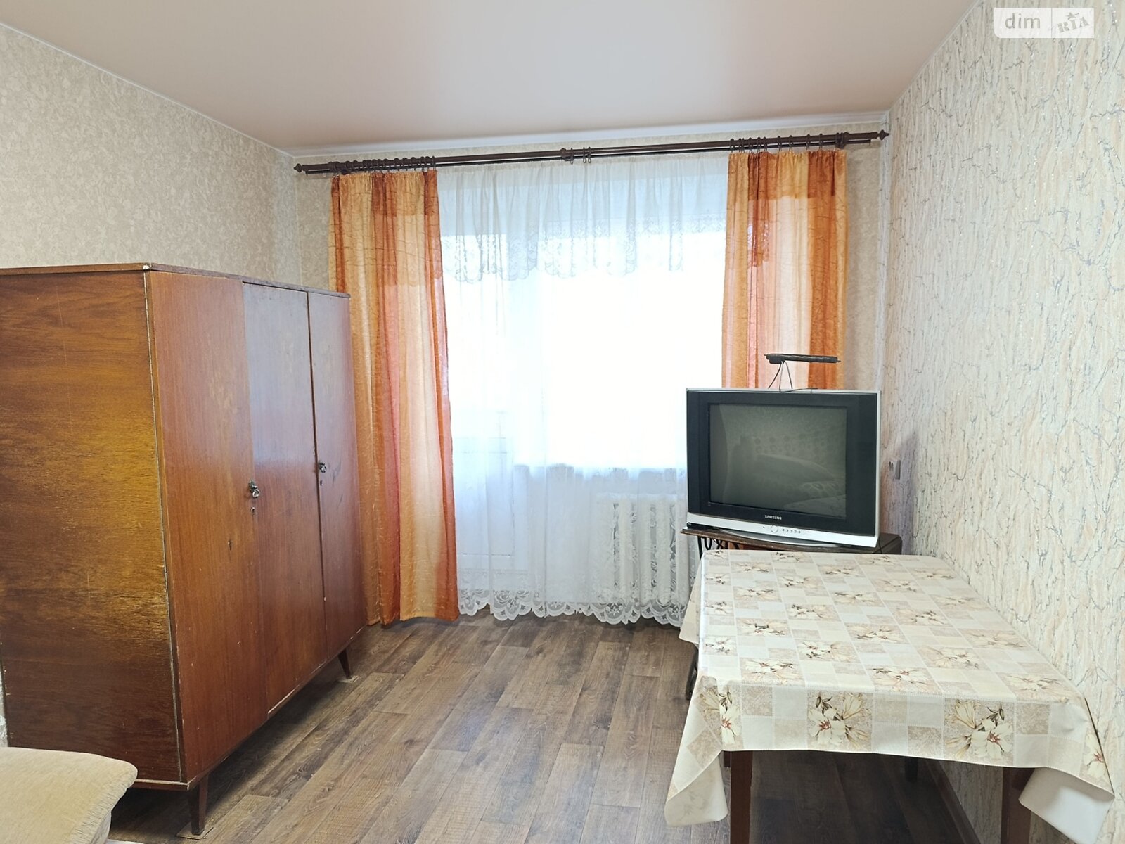 Renovated apartment in prestigious district, suitable for working girl or couple