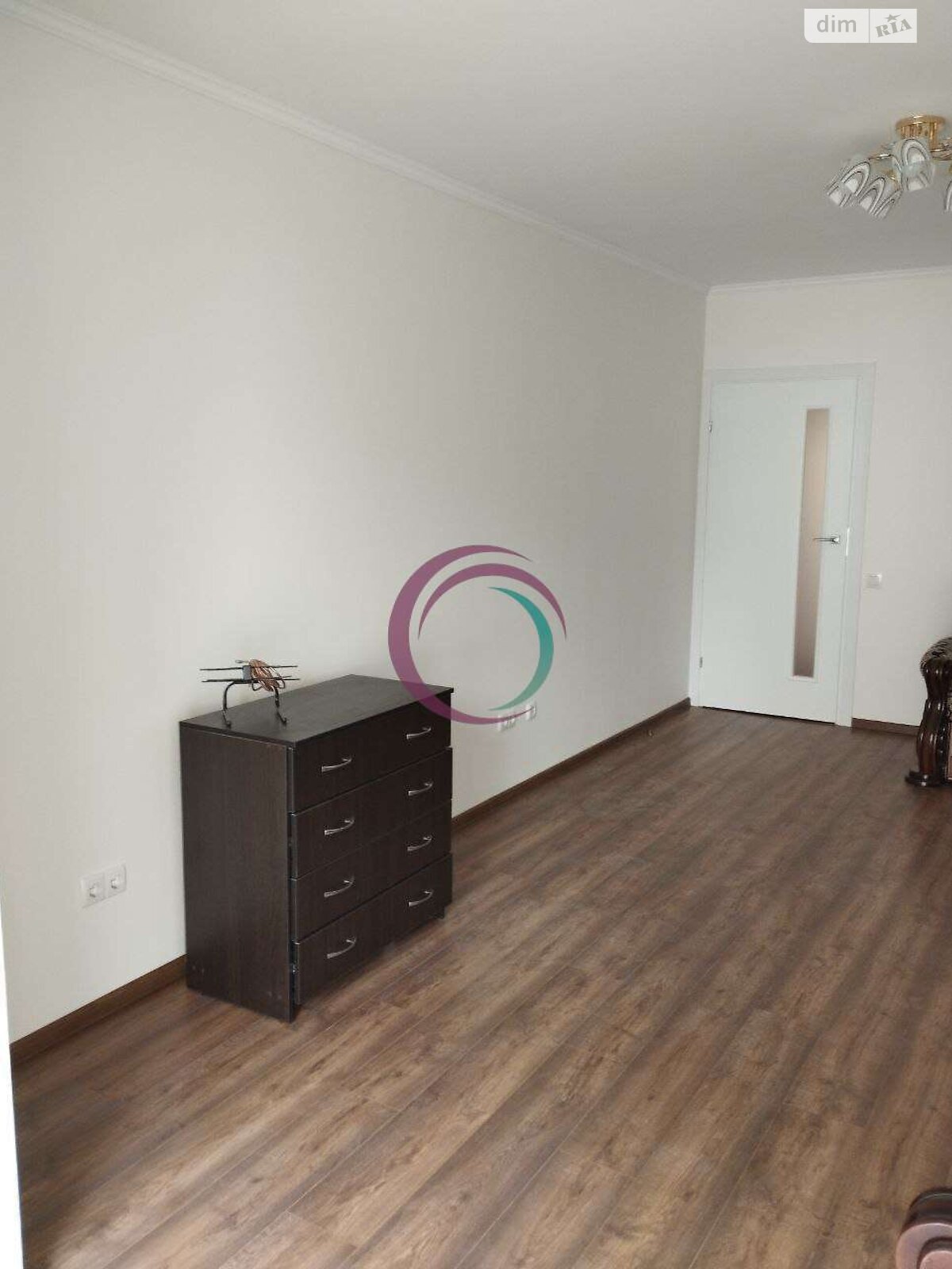 2-Room Apartment on Tselevycha Street, Spacious and Modern