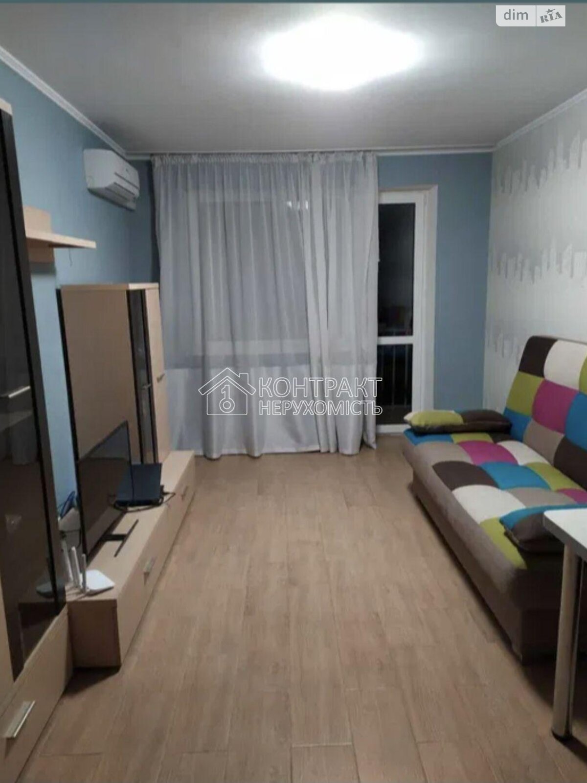 1-Room Apartment on Newton Street, Well-Renovated