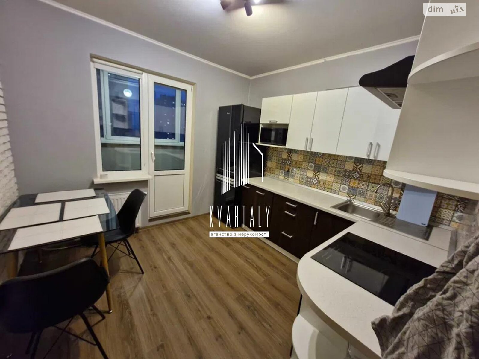 1-Bedroom Apartment on Sofii Rusovoi Street, 15th Floor, Fully Equipped