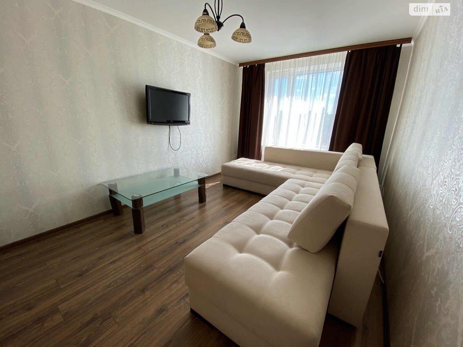 3-Room Apartment in Prestigious Kyiv Center near Botanical Garden