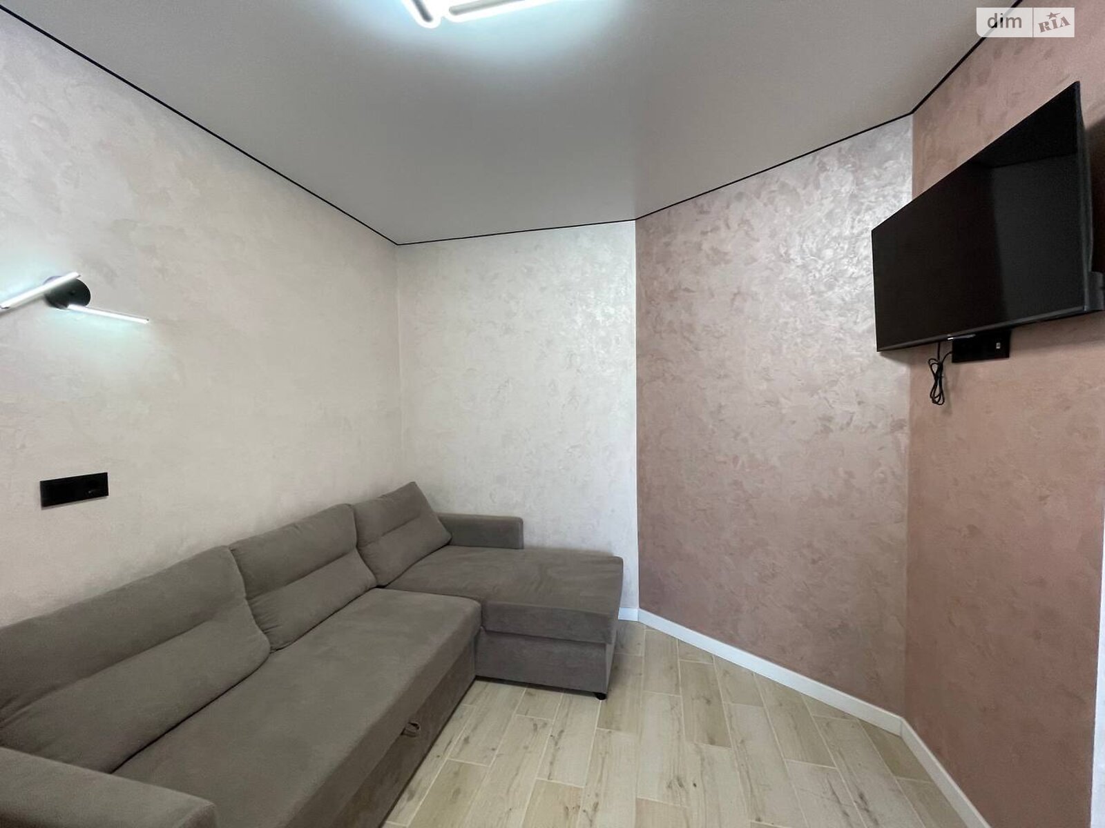 1-bedroom apartment with kitchen-living room in 5th Avenue complex