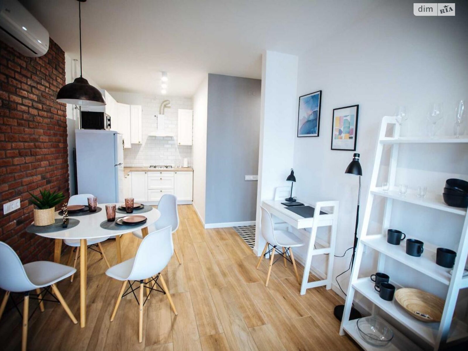 1-bedroom apartment near city center in Semitsvet Complex