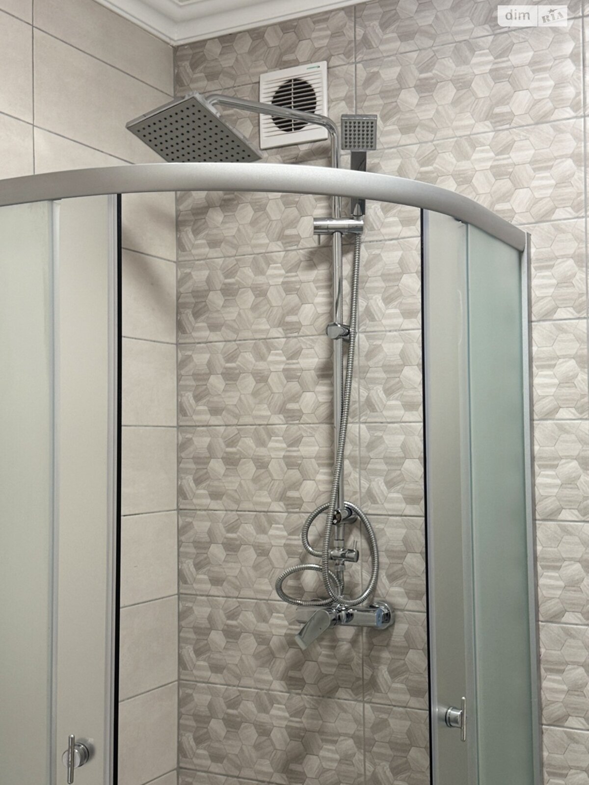 2-Room Apartment on Independence Street, Newly Built, Fully Furnished