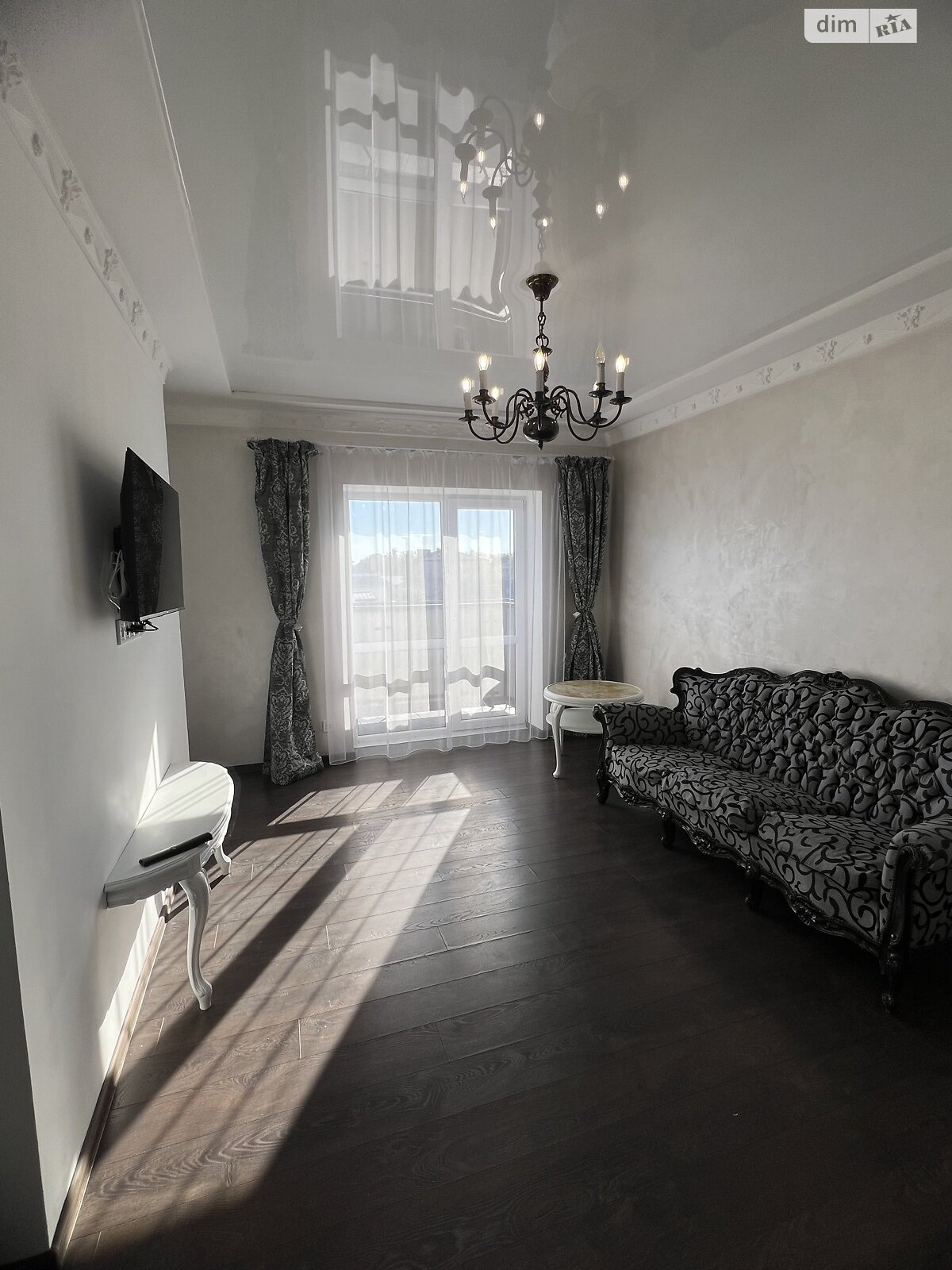 Spacious 2-Room Apartment in Prestigious District