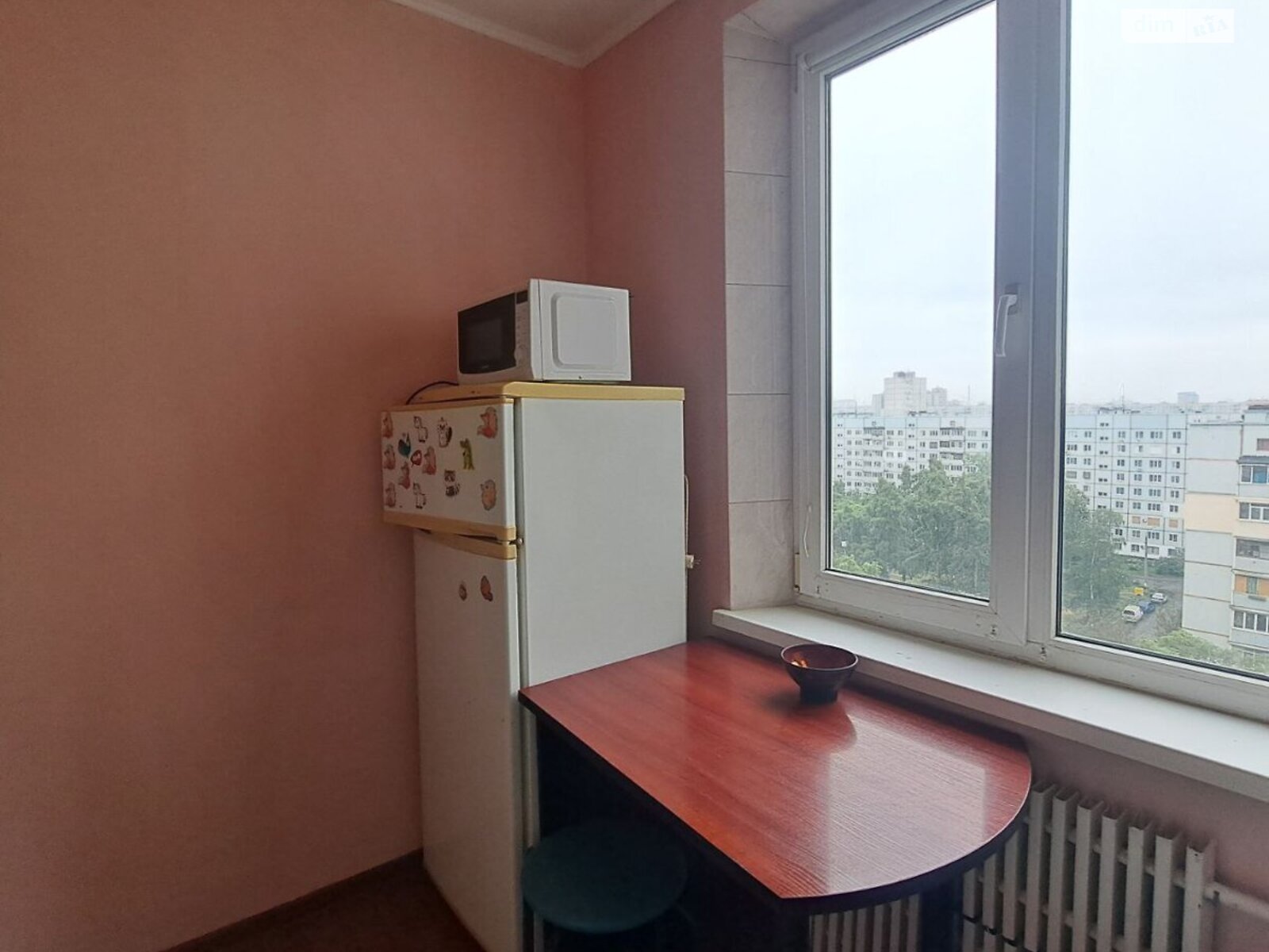 1-Room Apartment on Saltkivka, Near Metro