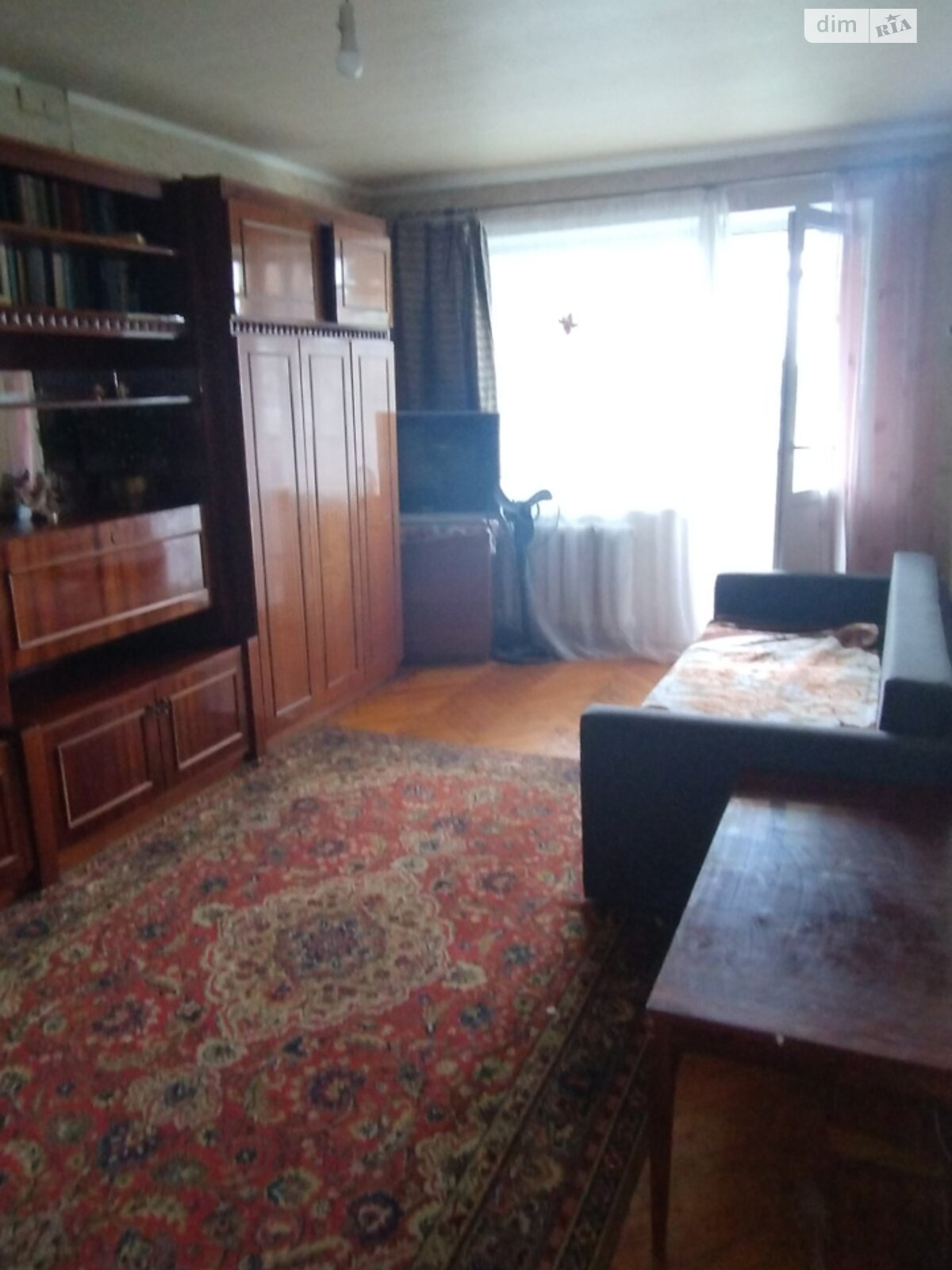 2-Room Apartment on Saltovka, 5th Floor, Separate Rooms, Balcony
