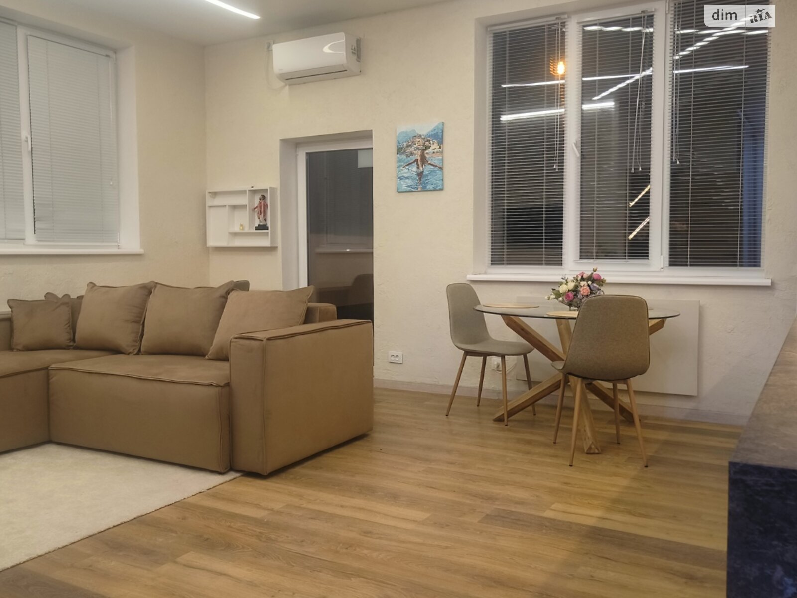 Stylish 2-room apartment with terrace near city center
