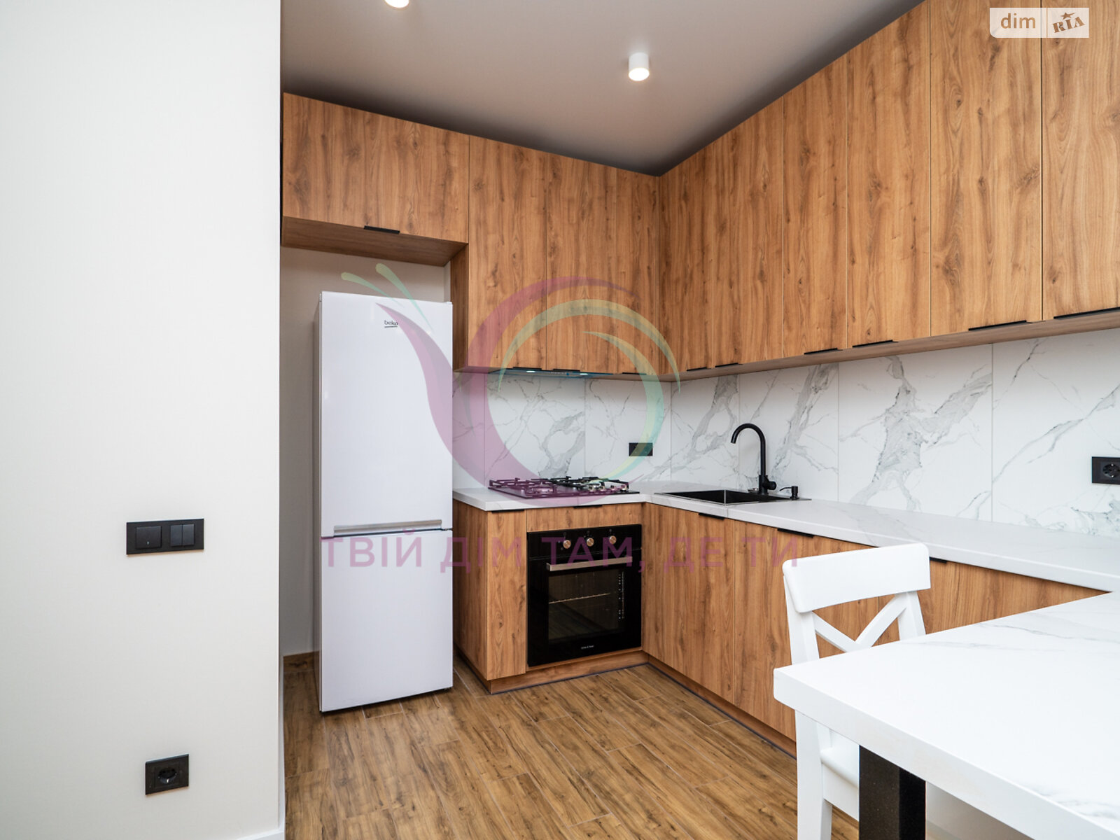 Modern 1-Room Studio Apartment in City Center