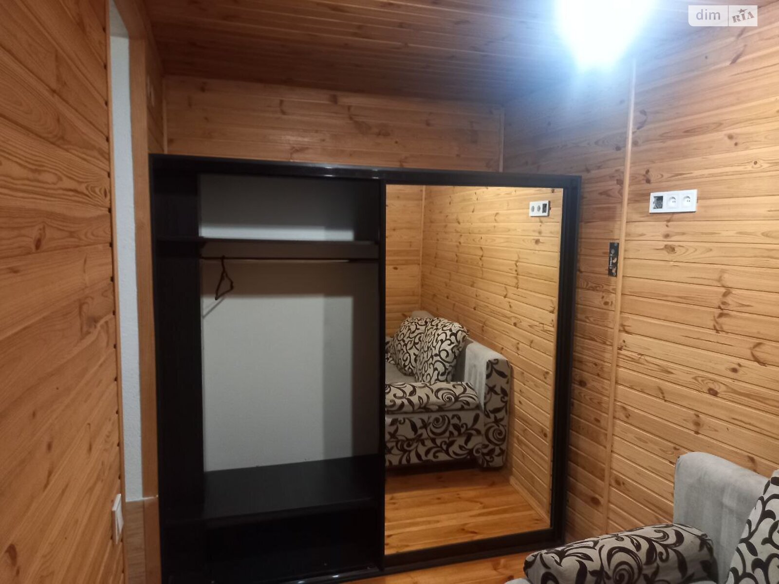 1-Room Apartment near Zashchitnikov Metro, Pavlenkovskaya Street