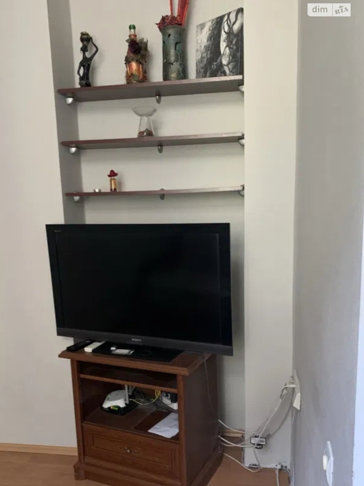 Central apartment with quality renovation and everything you need