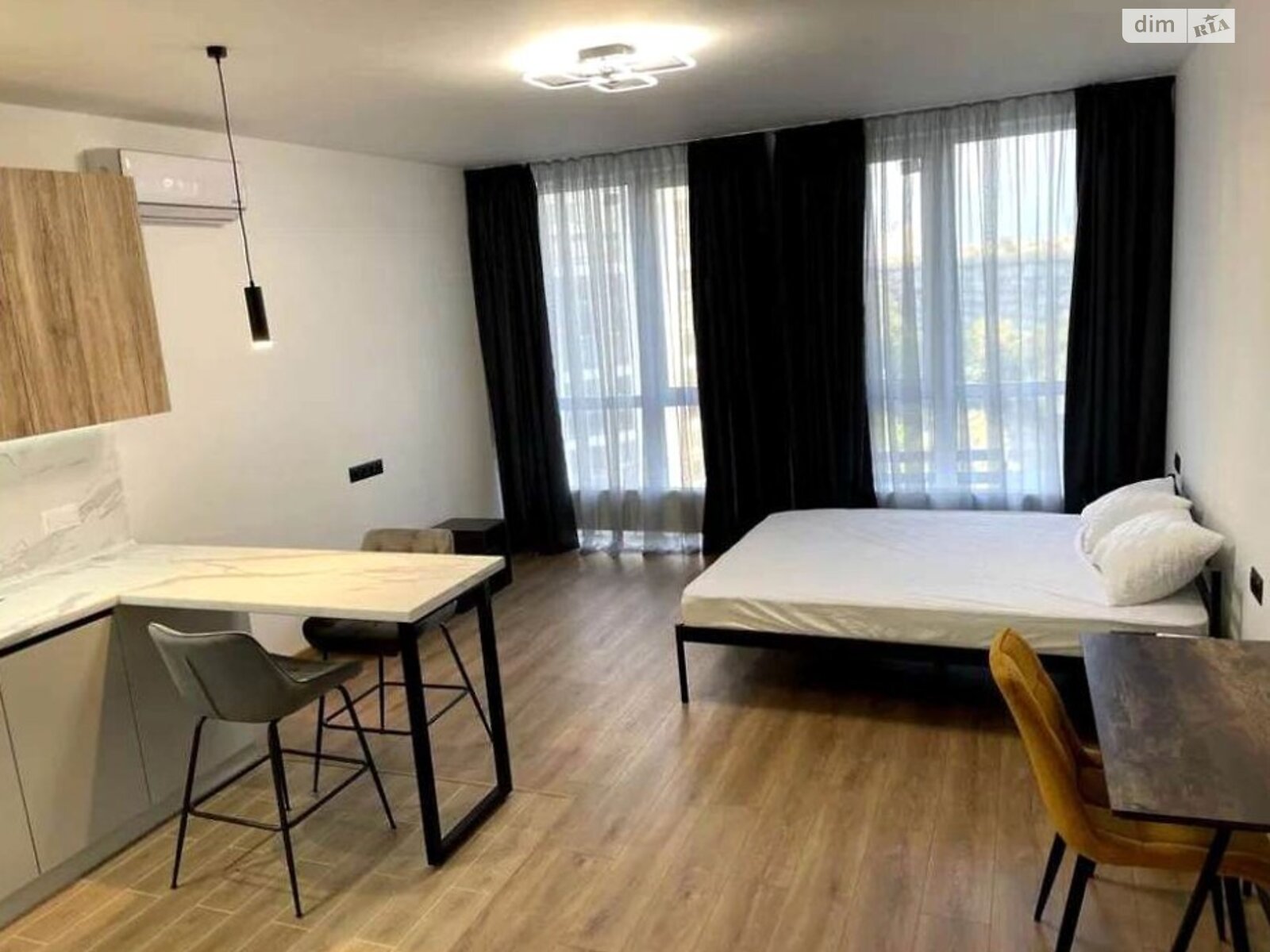 Fully Renovated Studio Apartment with Modern Amenities