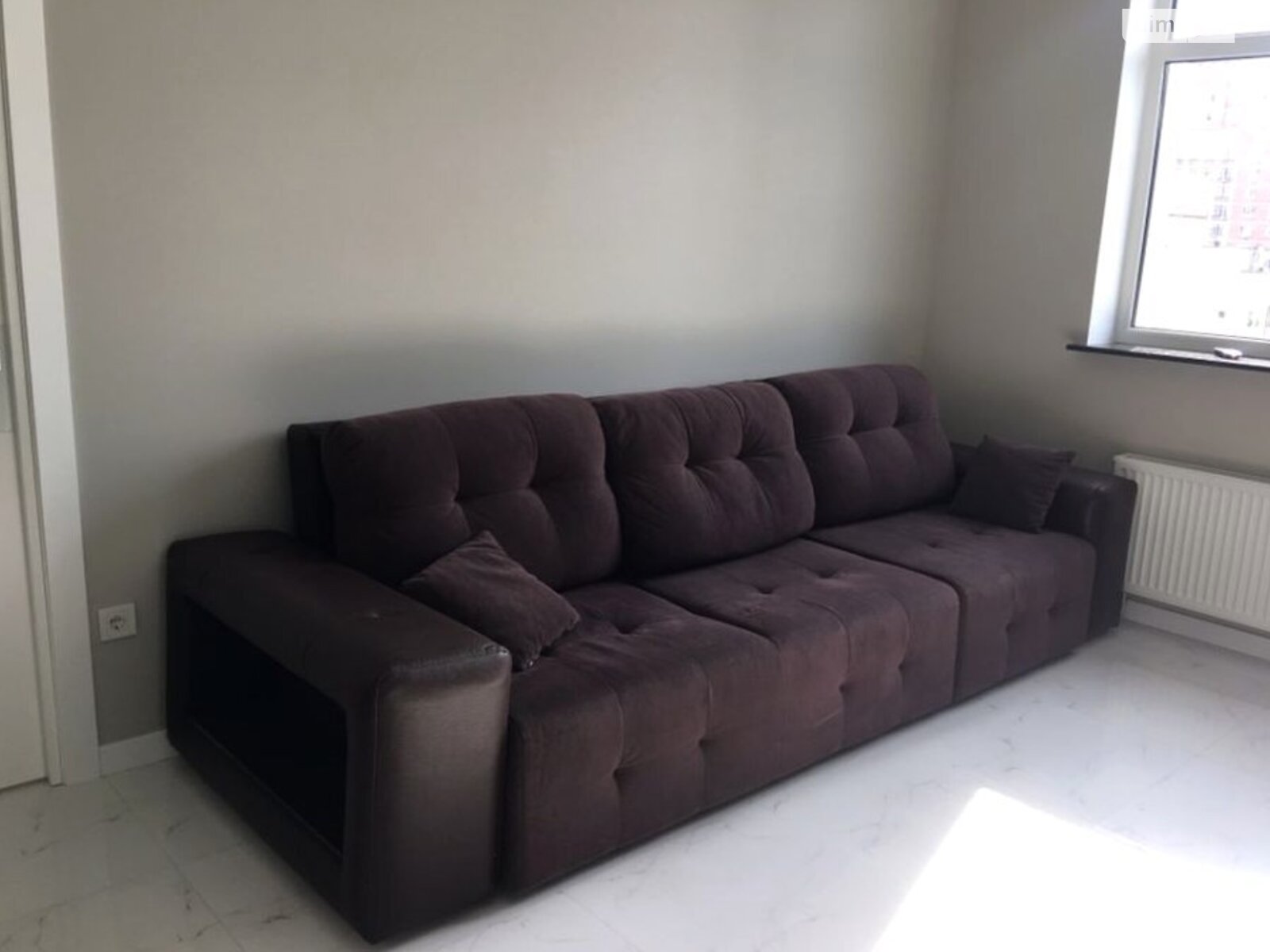 Newly renovated compact apartment with modern amenities