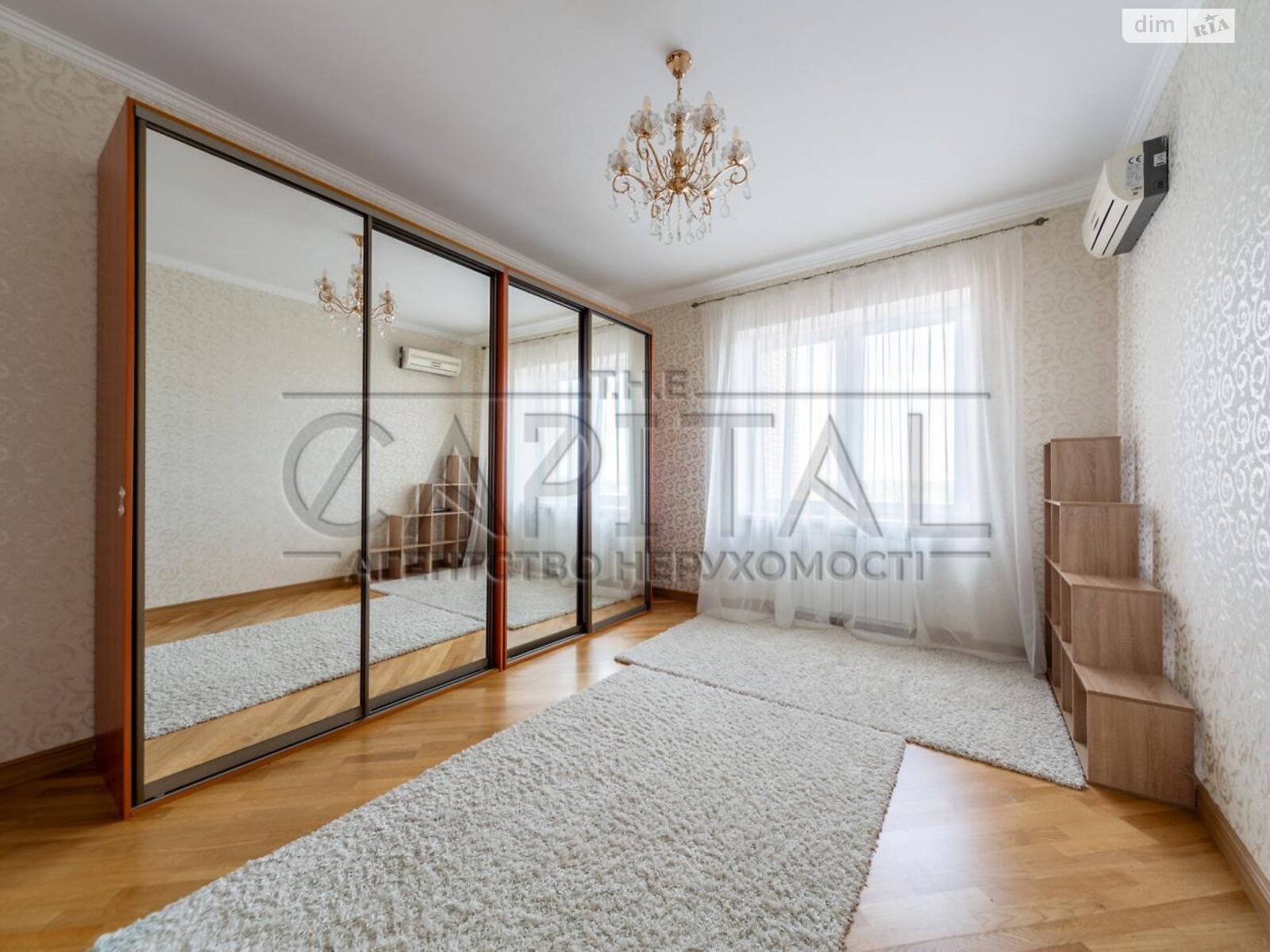 Spacious 3-bedroom apartment on Vladimir Ivasyuk Avenue