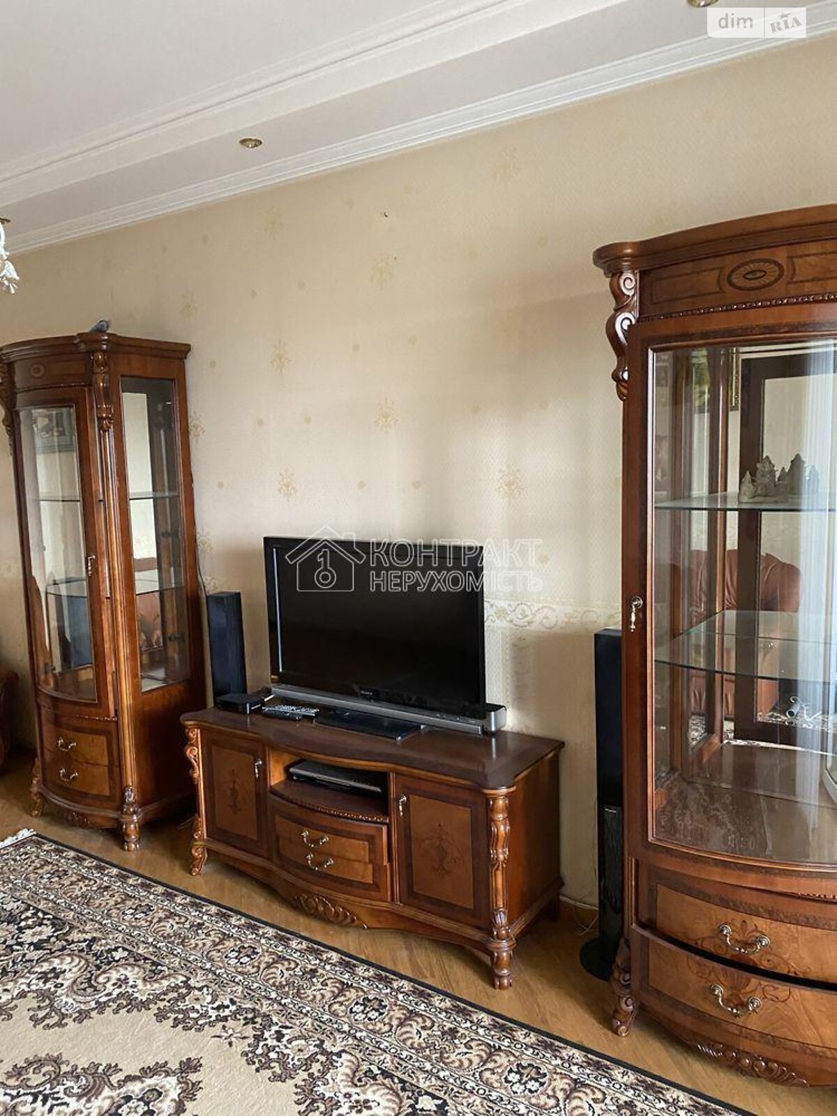 Furnished Apartment in Classic Style with Warm Atmosphere