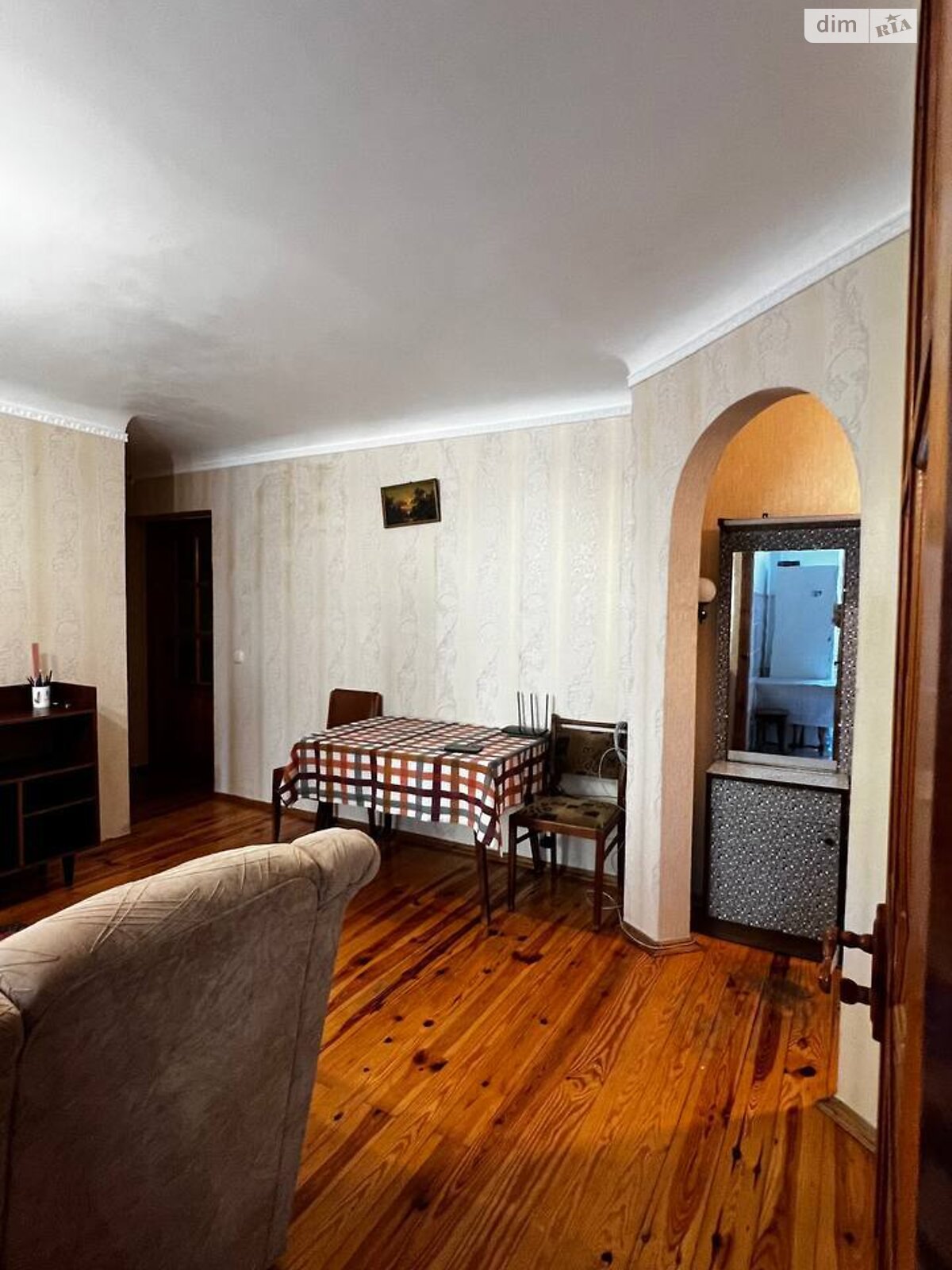 Two-room apartment near central market, furnished with appliances