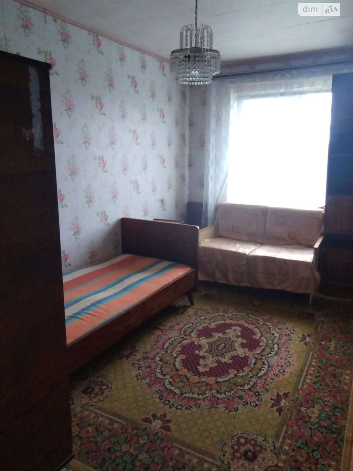 2-Room Apartment on Saltovka, 5th Floor, Separate Rooms, Balcony