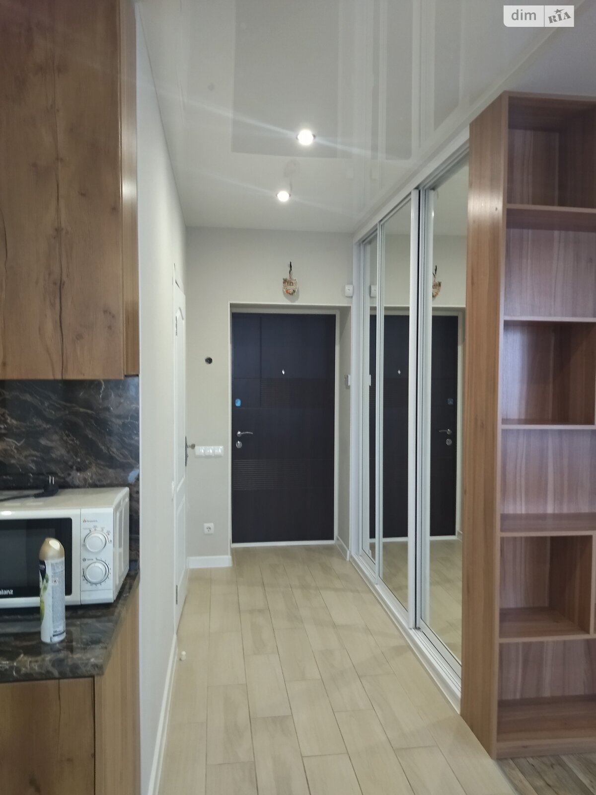 1-Room Apartment in New Building with Modern Renovation