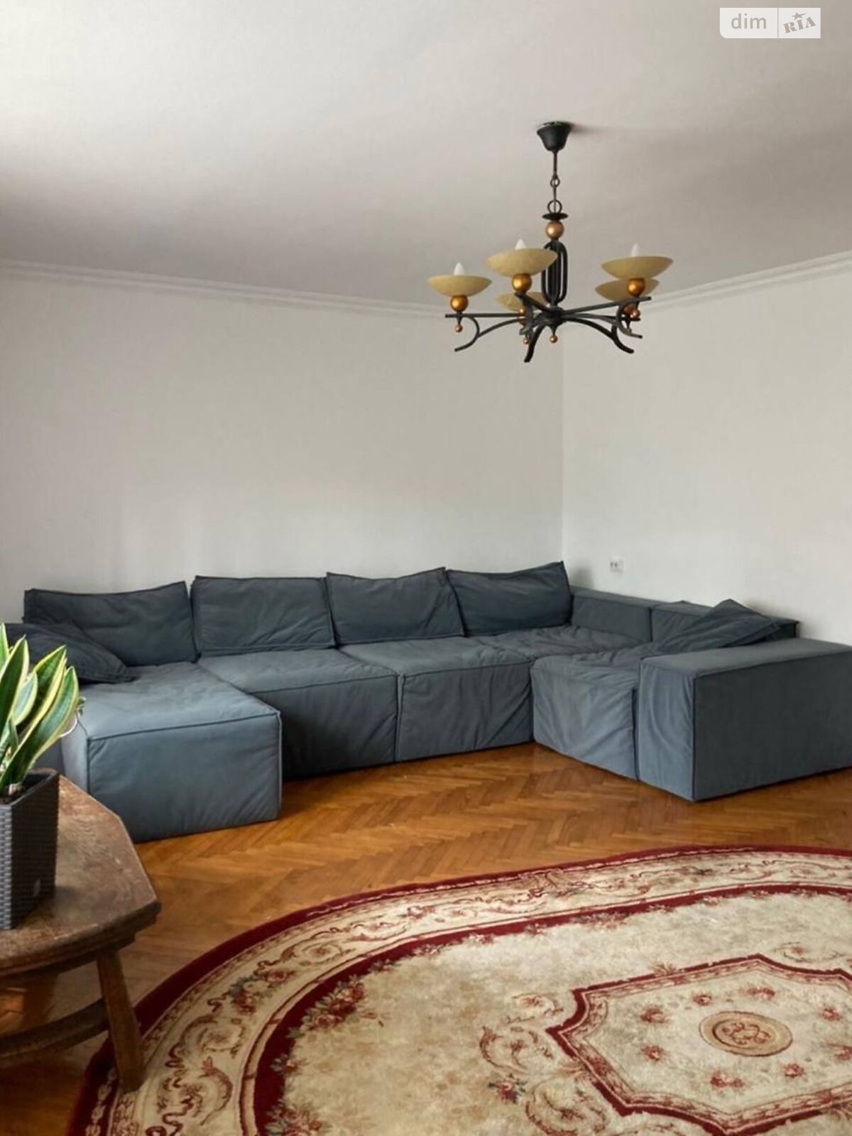 3-Room Apartment in City Center with Central Heating