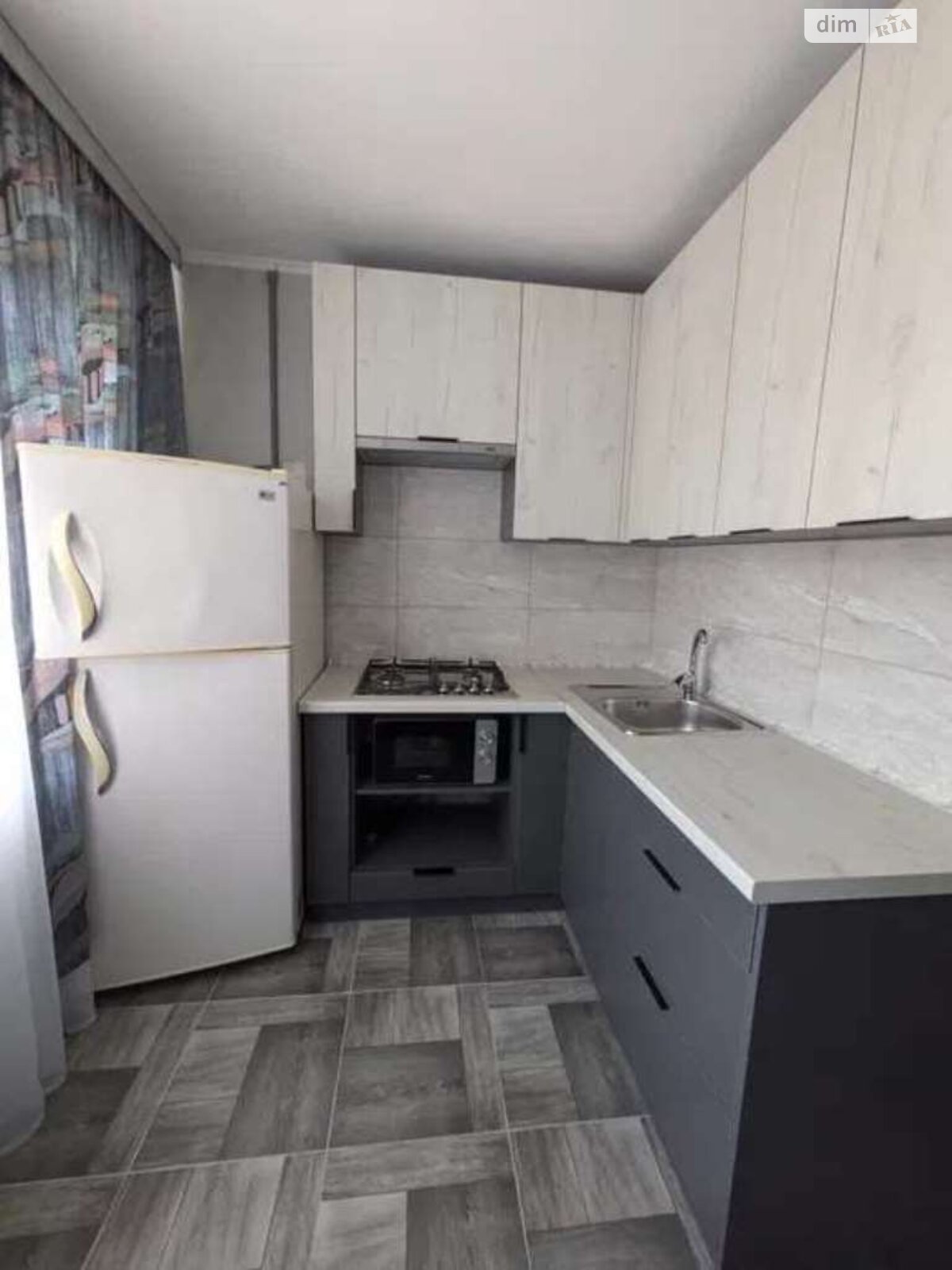 1-Room Apartment on Raduzhna Street, Dniprovskyi District