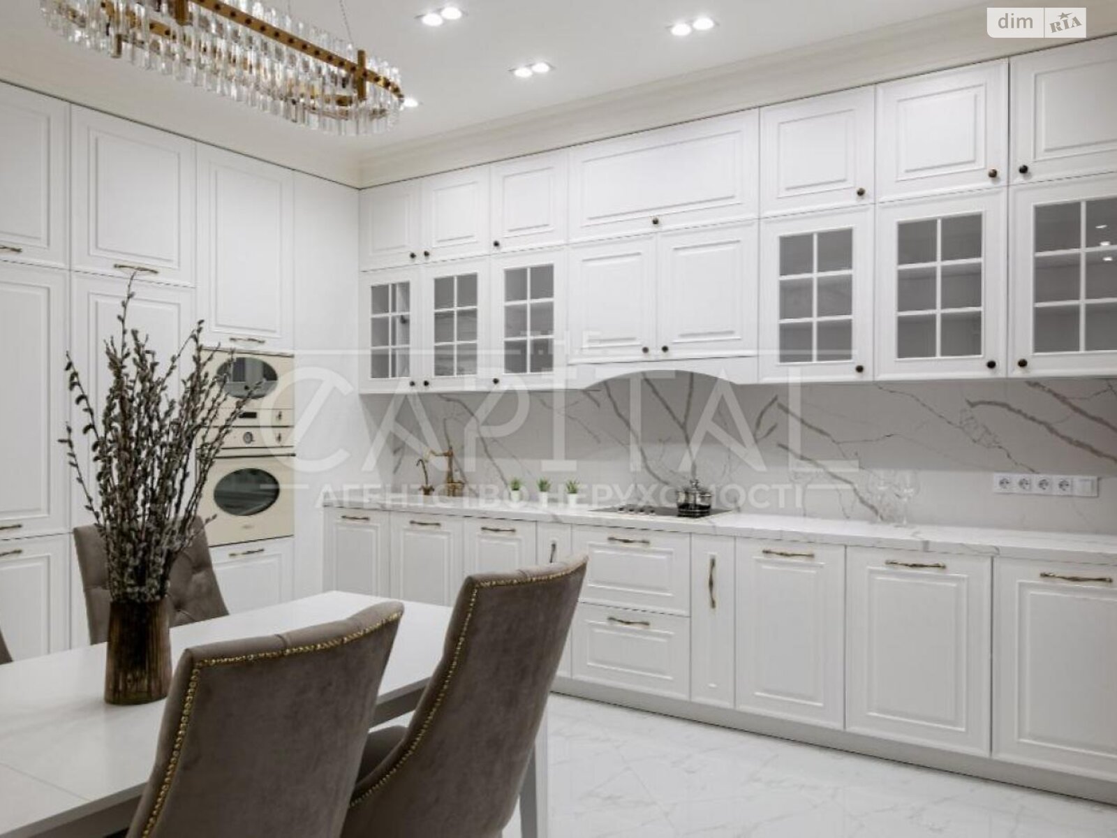 Premium 3-Bedroom Apartment in Pechersk with Designer Renovation