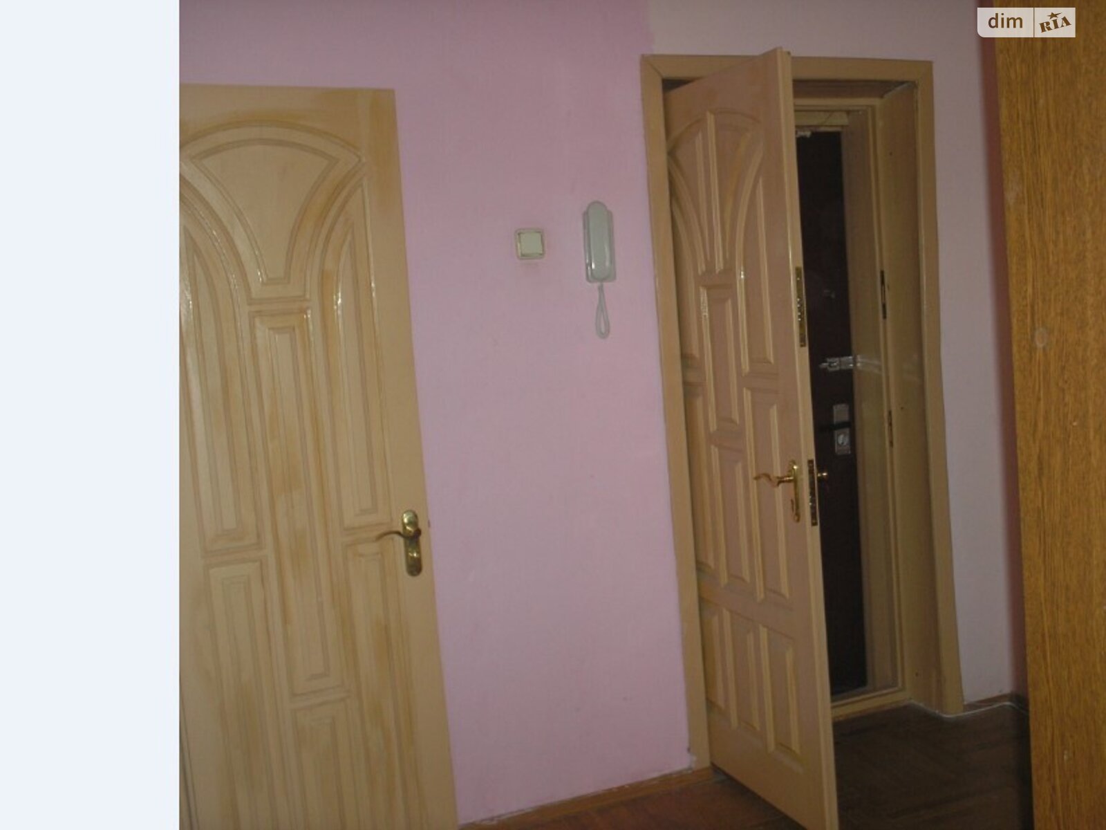 Comfortable bright 1-room apartment near Shuliavska metro