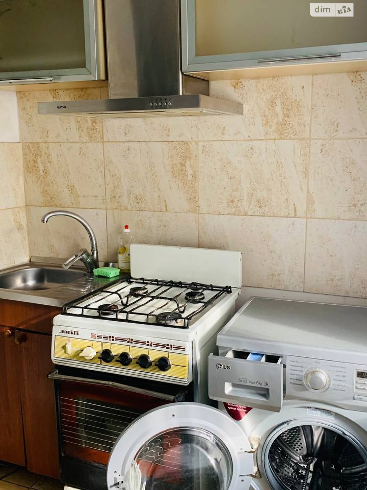 1-Room Apartment in Svyatoshinsky District, Mikrorayion Nikolskaya Borshchagovka