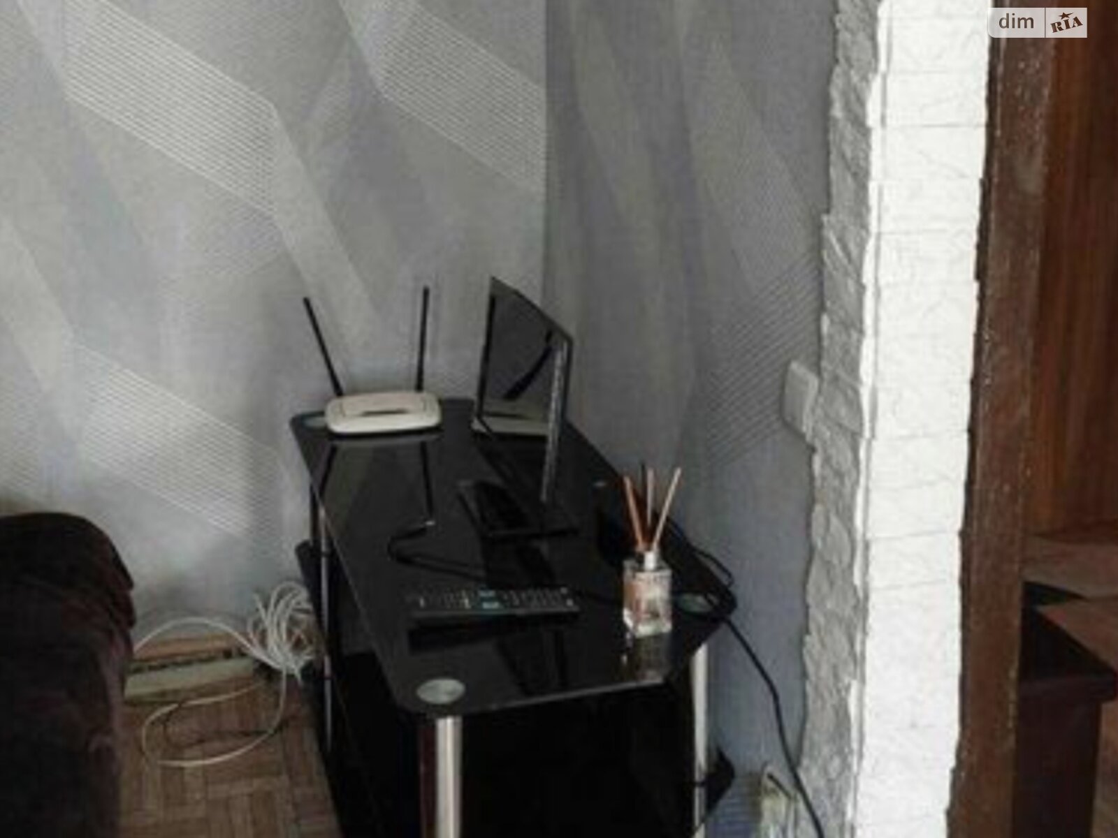 1-Room Apartment for Long-Term Rent near Budivelnykiv Street