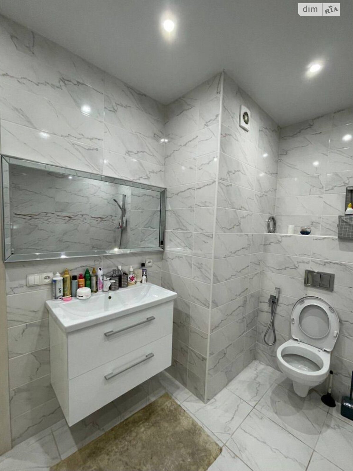 3-Room Apartment in Mironova Complex, Central District