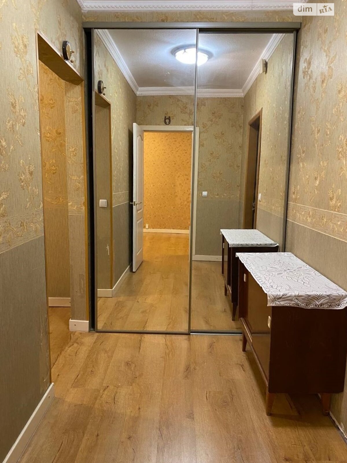 1-Bedroom Apartment near Oskorkky Metro, Poznyaki District