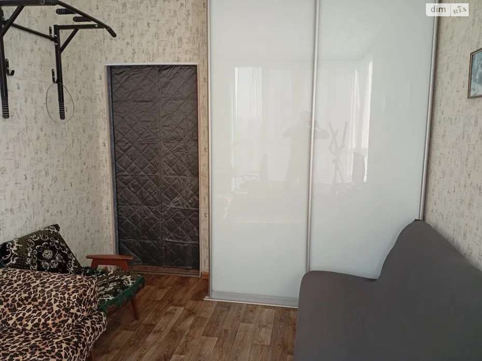 1-Room Studio Apartment on Kharkivske Highway, Comfortable Urban Living